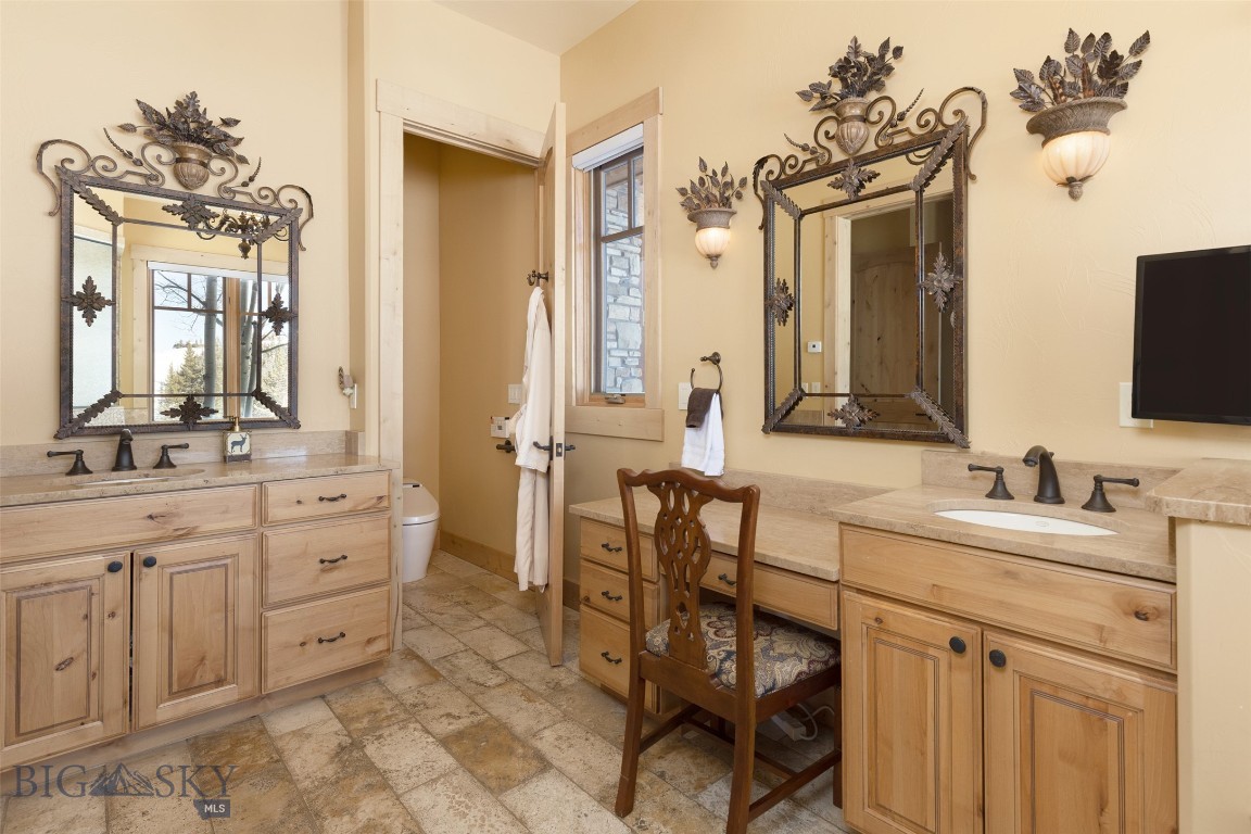 Diamond Hitch Of Ski Moonlight - Residential