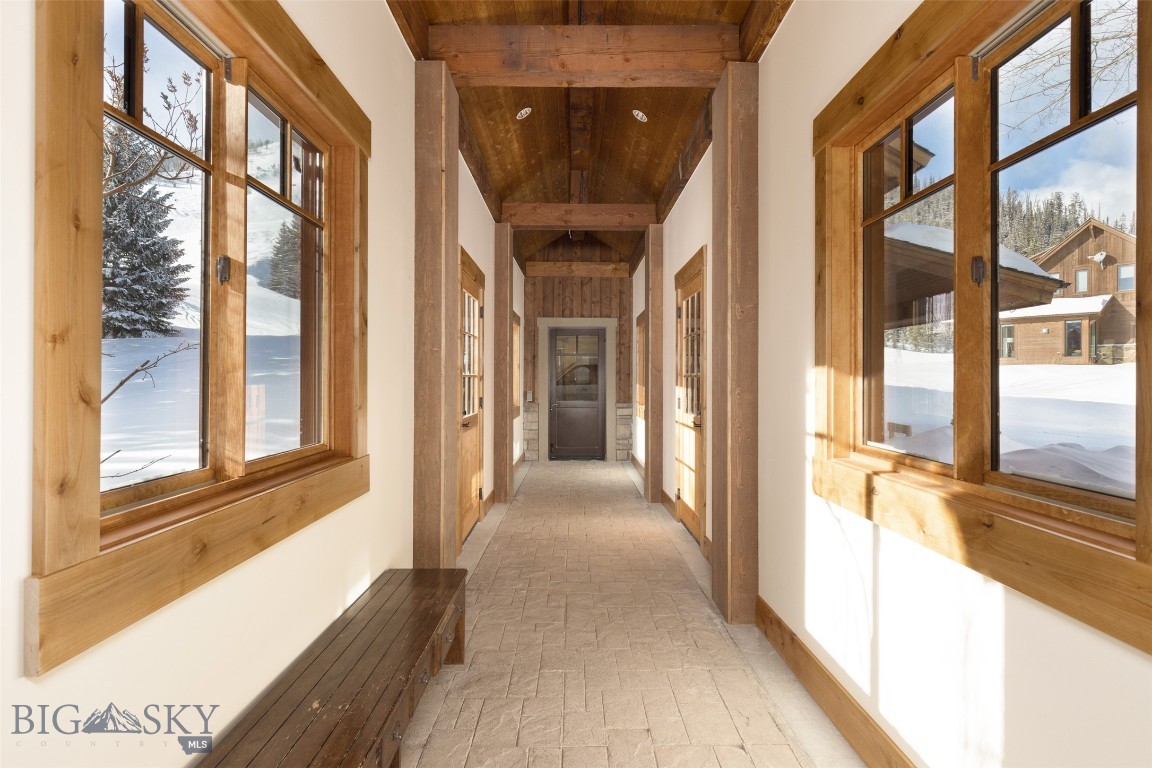 Diamond Hitch Of Ski Moonlight - Residential