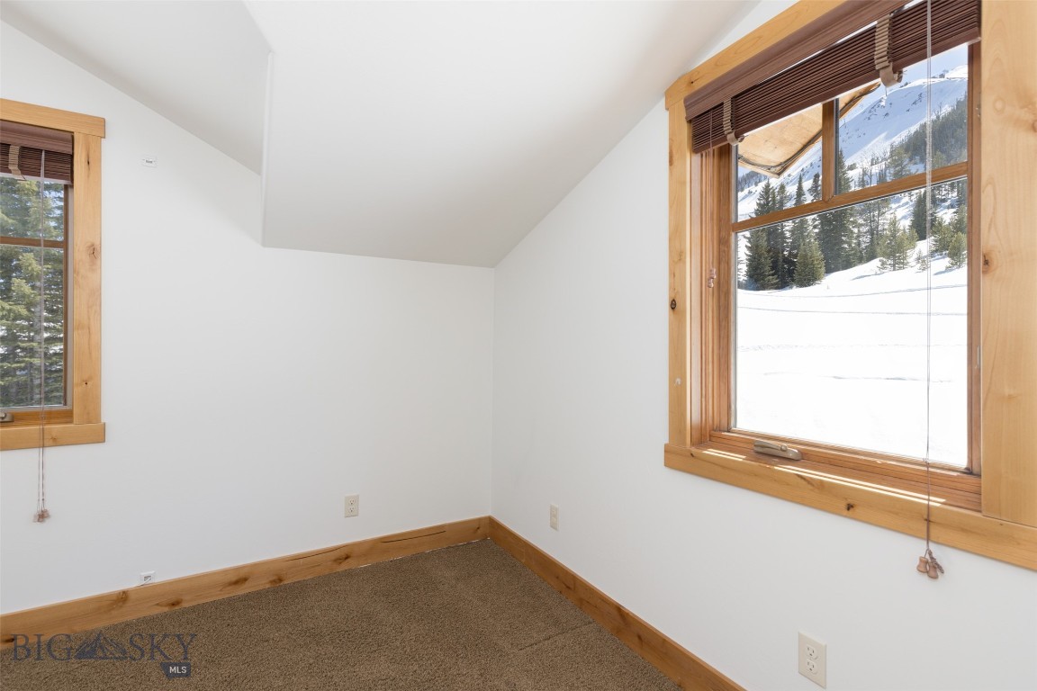 Diamond Hitch Of Ski Moonlight - Residential