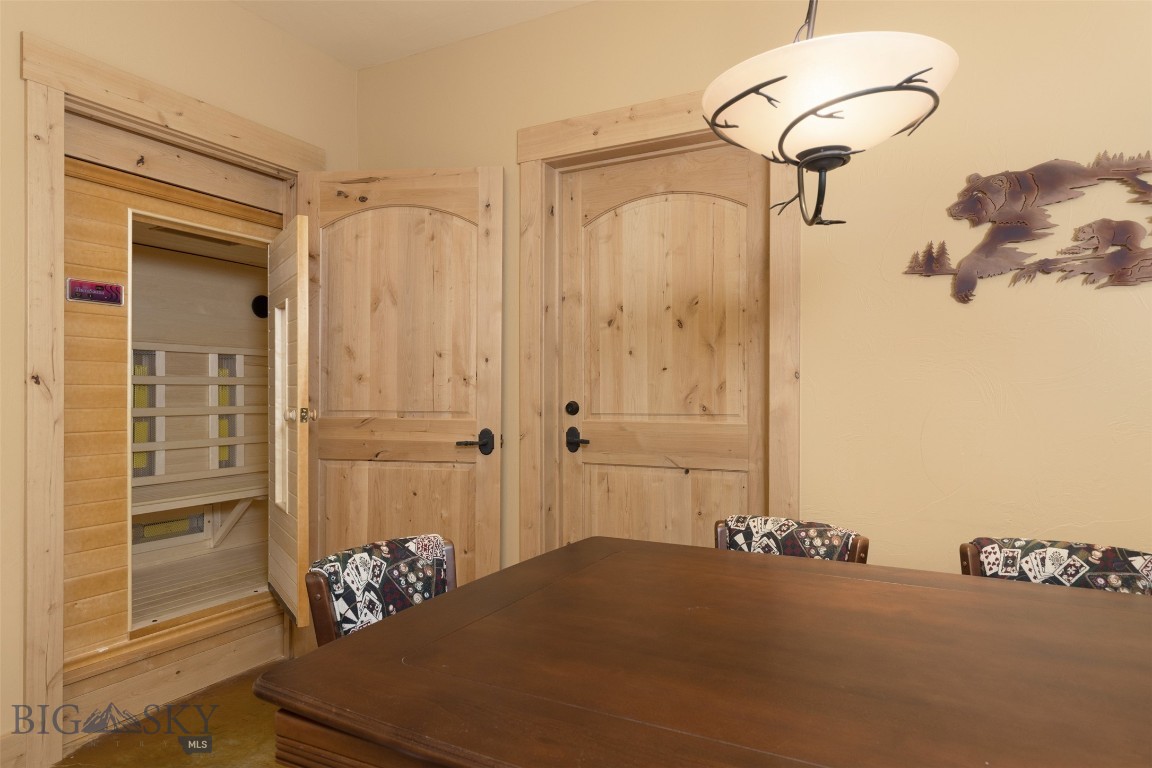 Diamond Hitch Of Ski Moonlight - Residential