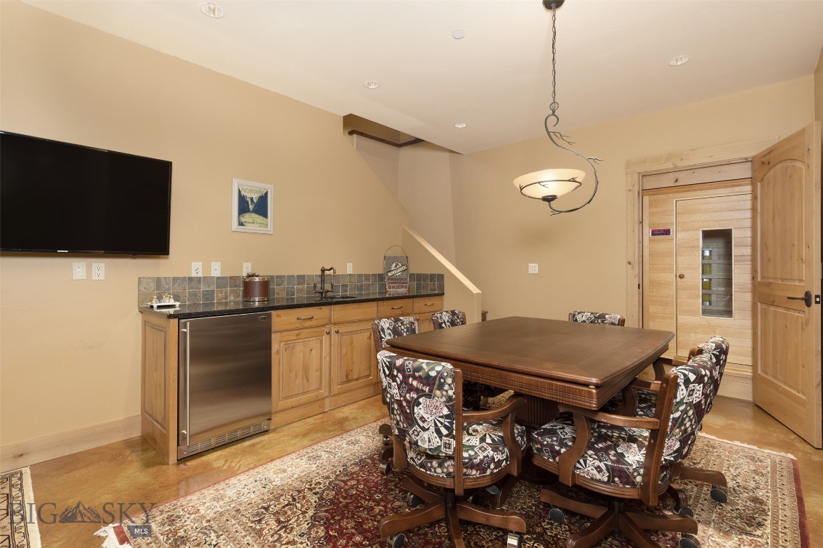 Diamond Hitch Of Ski Moonlight - Residential