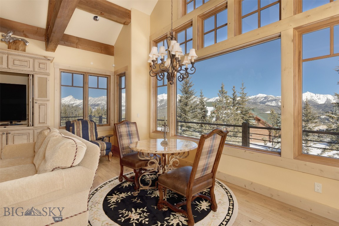 Diamond Hitch Of Ski Moonlight - Residential