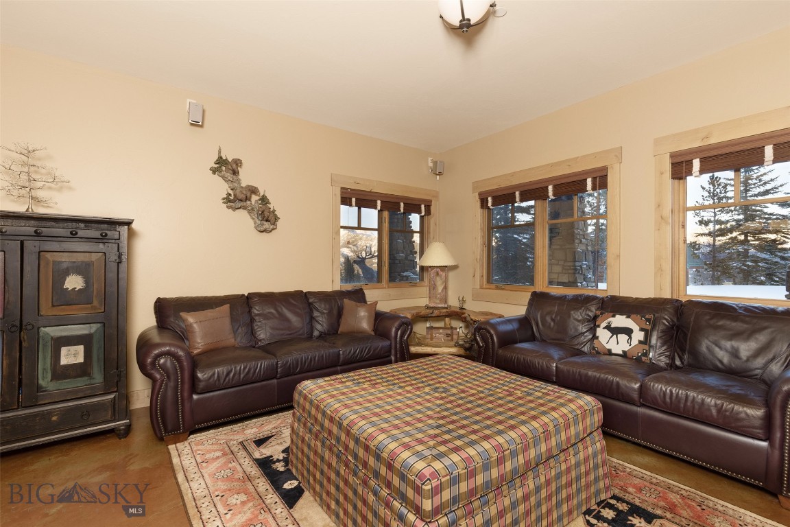 Diamond Hitch Of Ski Moonlight - Residential