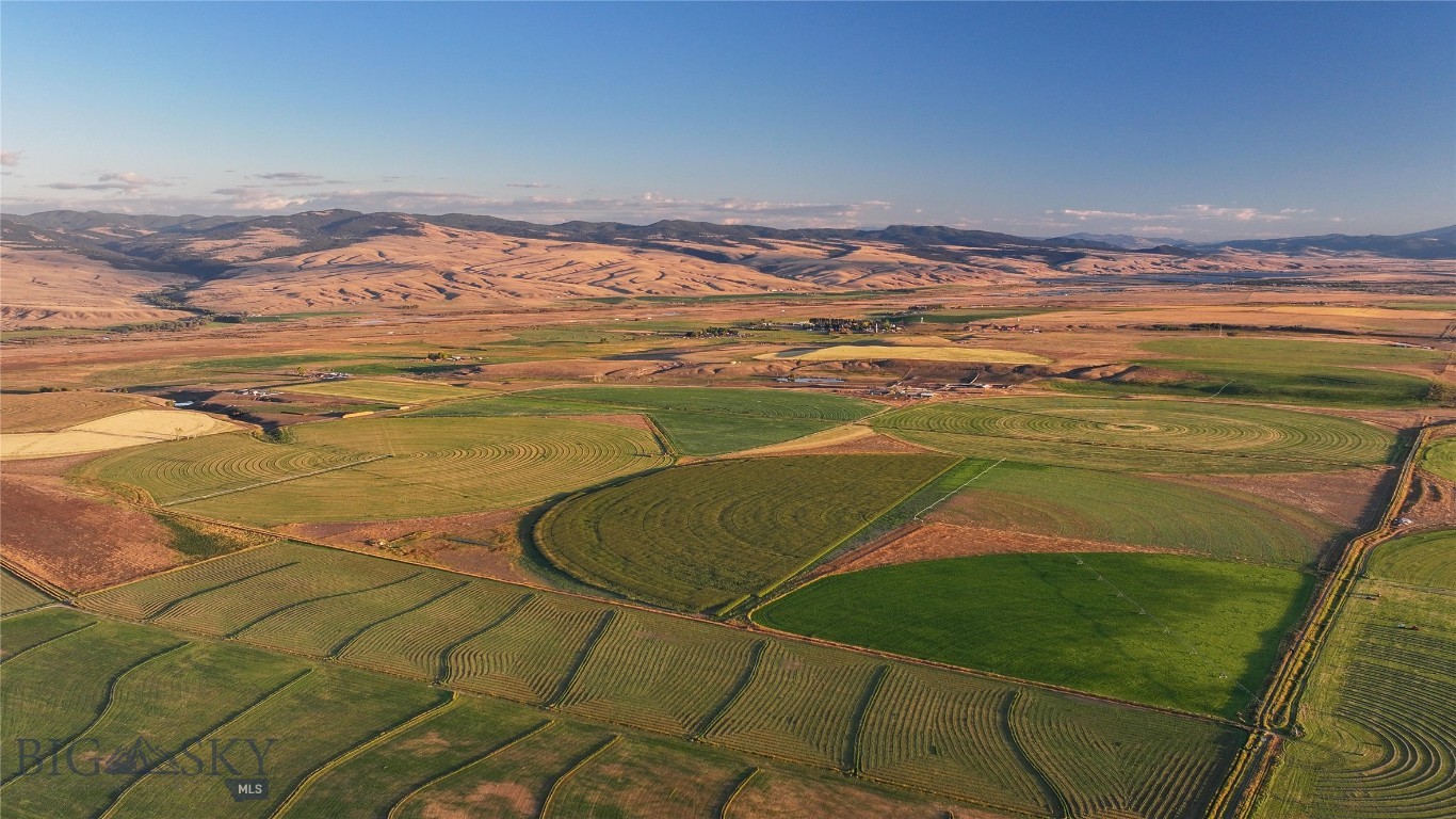 1120 Yellowstone Trail