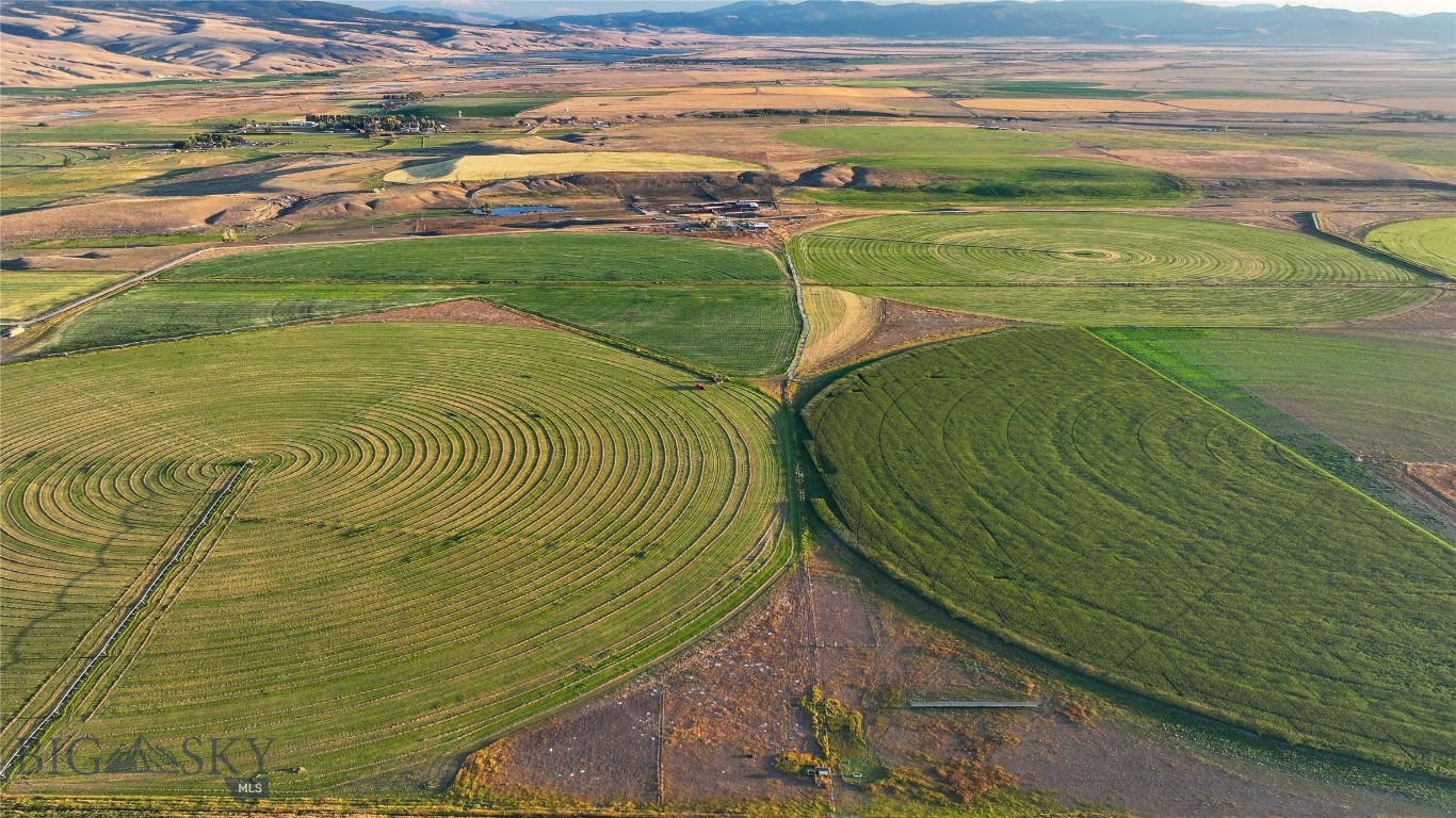 1120 Yellowstone Trail