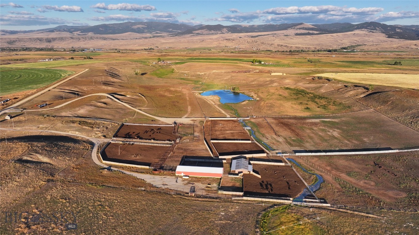 1120 Yellowstone Trail