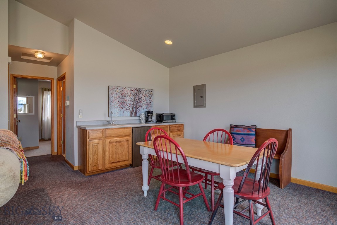 Bozeman, Montana 59718, United States, 4 Bedrooms Bedrooms, ,3 BathroomsBathrooms,Residential,Contingent,113229