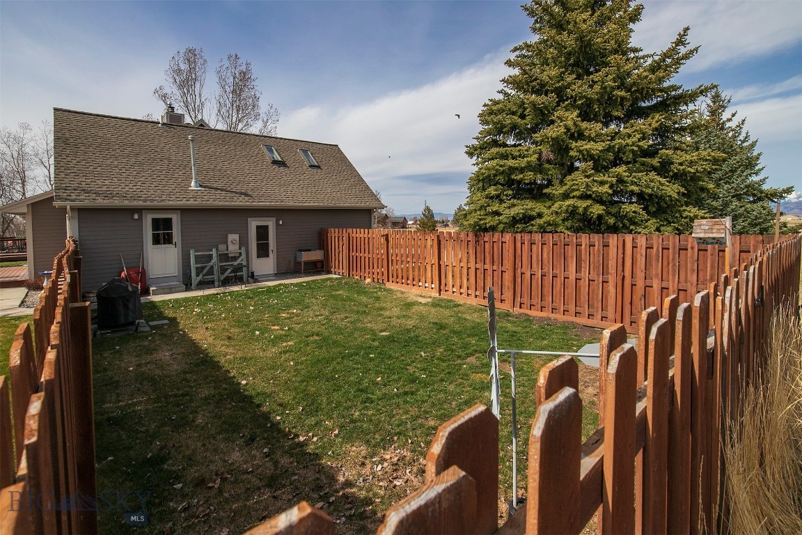 Bozeman, Montana 59718, United States, 4 Bedrooms Bedrooms, ,3 BathroomsBathrooms,Residential,Contingent,113229