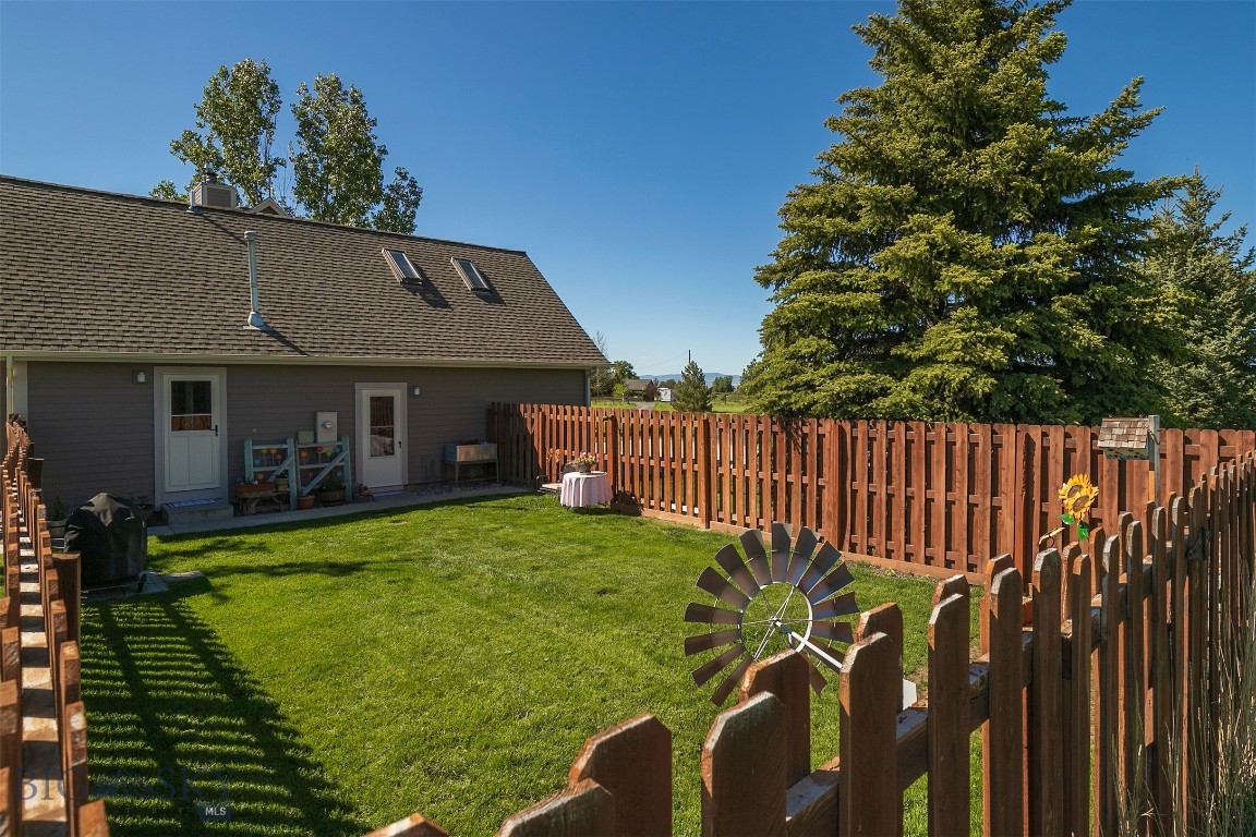 Bozeman, Montana 59718, United States, 4 Bedrooms Bedrooms, ,3 BathroomsBathrooms,Residential,Contingent,113229