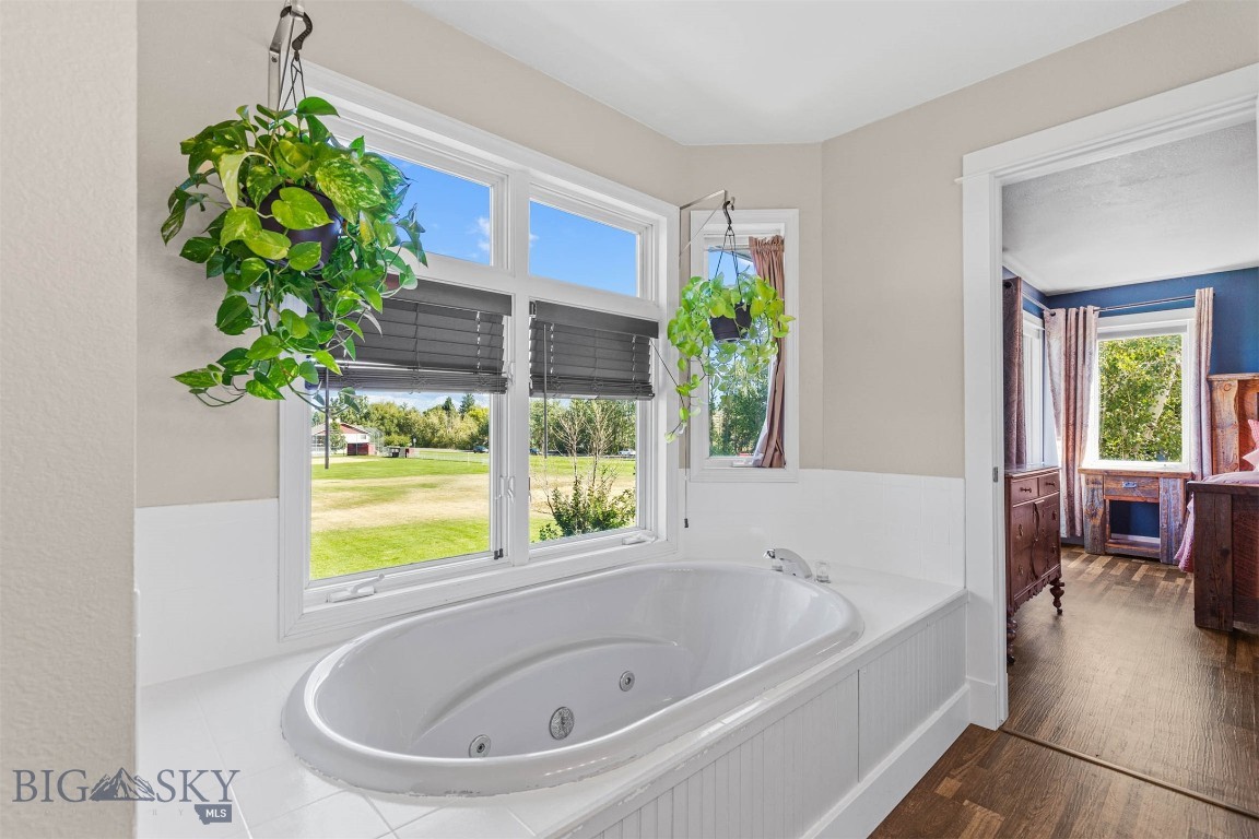 Bozeman, Montana 59718, United States, 3 Bedrooms Bedrooms, ,3 BathroomsBathrooms,Residential,Pending,46016