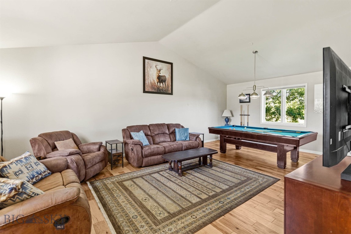 Bozeman, Montana 59718, United States, 3 Bedrooms Bedrooms, ,3 BathroomsBathrooms,Residential,Pending,46016