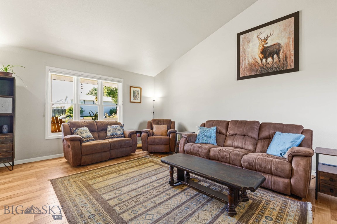 Bozeman, Montana 59718, United States, 3 Bedrooms Bedrooms, ,3 BathroomsBathrooms,Residential,Pending,46016