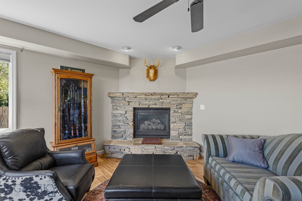 Bozeman, Montana 59718, United States, 3 Bedrooms Bedrooms, ,3 BathroomsBathrooms,Residential,Pending,46016