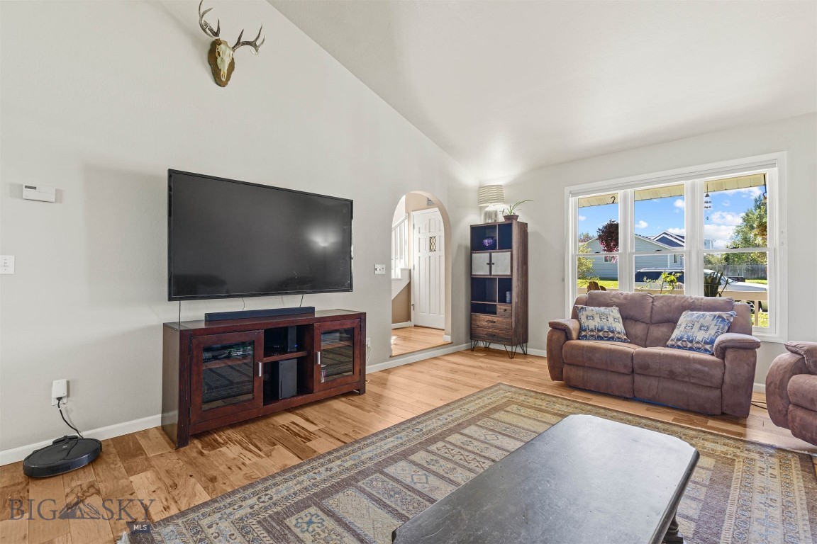 Bozeman, Montana 59718, United States, 3 Bedrooms Bedrooms, ,3 BathroomsBathrooms,Residential,Pending,46016