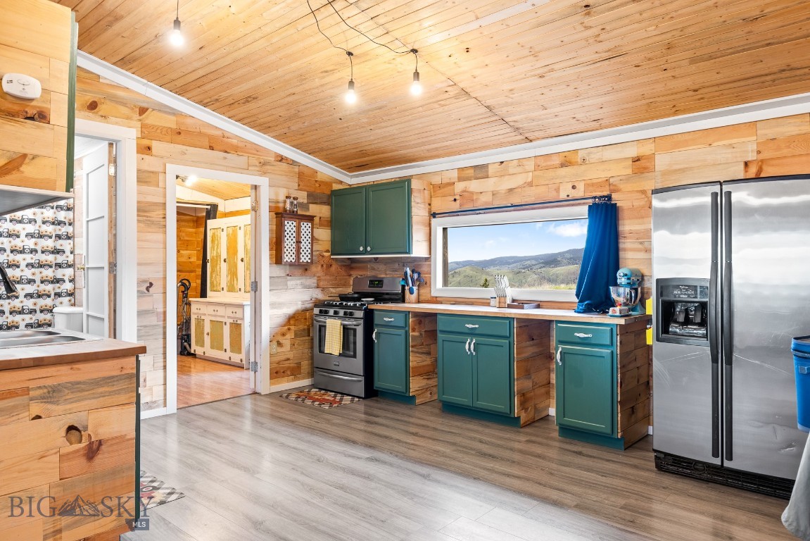 Ponderosa Pines - Residential