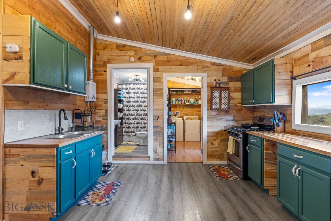 Ponderosa Pines - Residential
