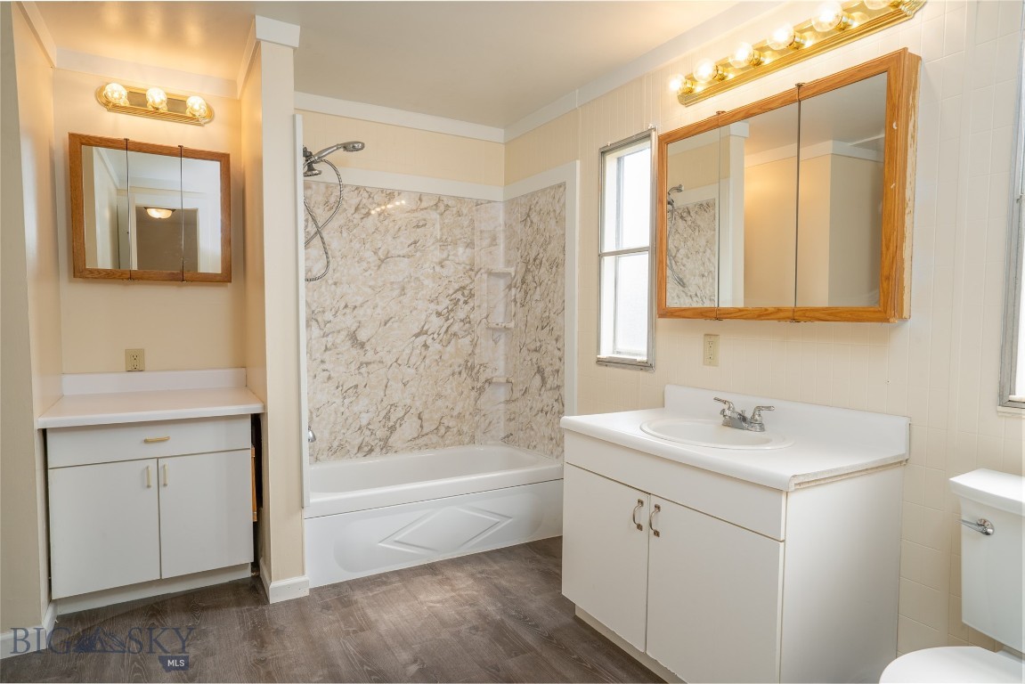 Belgrade, Montana 59714, United States, 4 Bedrooms Bedrooms, ,1 BathroomBathrooms,Residential,Contingent,49885