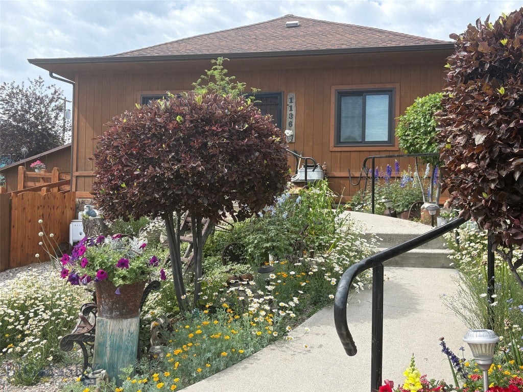 1136 E Glendale Street
