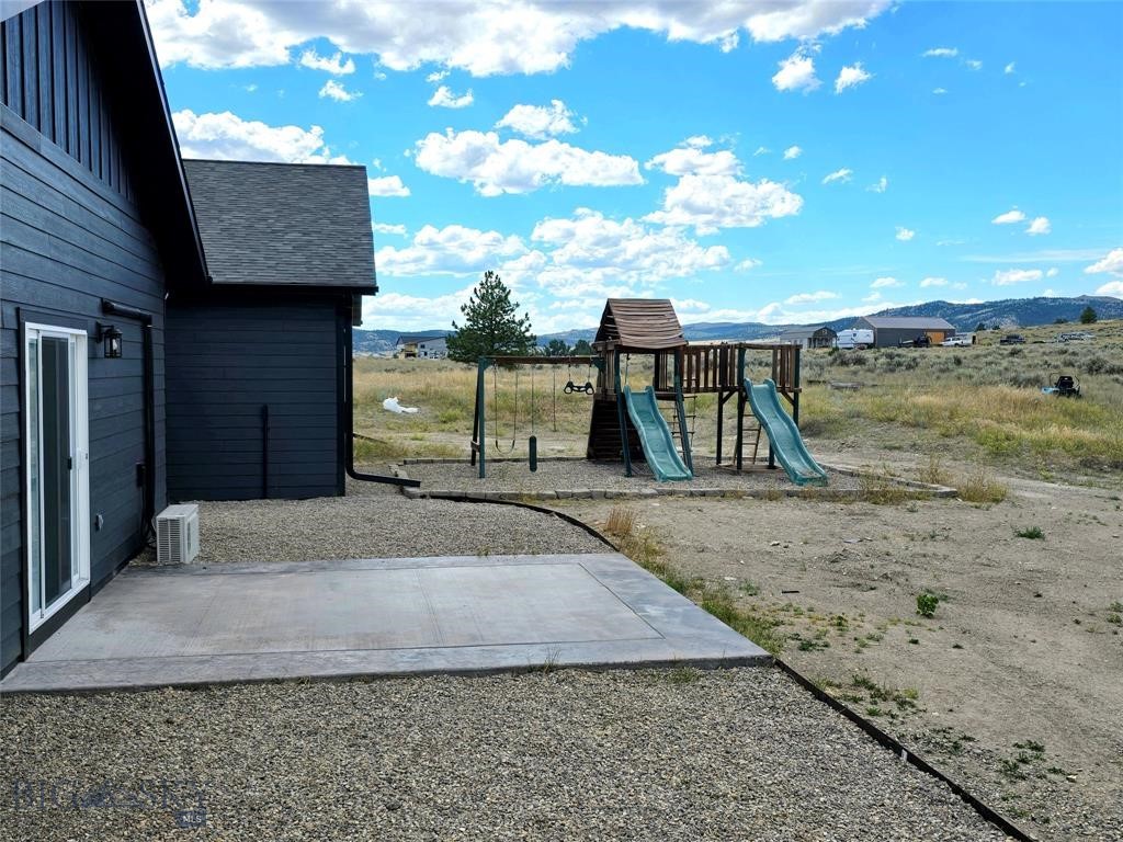 Helena, Montana 59602, United States, 4 Bedrooms Bedrooms, ,3 BathroomsBathrooms,Residential,Active,202231