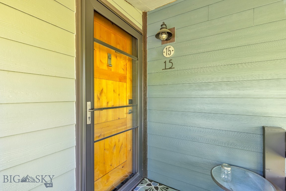 Dahlinger Court Condo - Residential