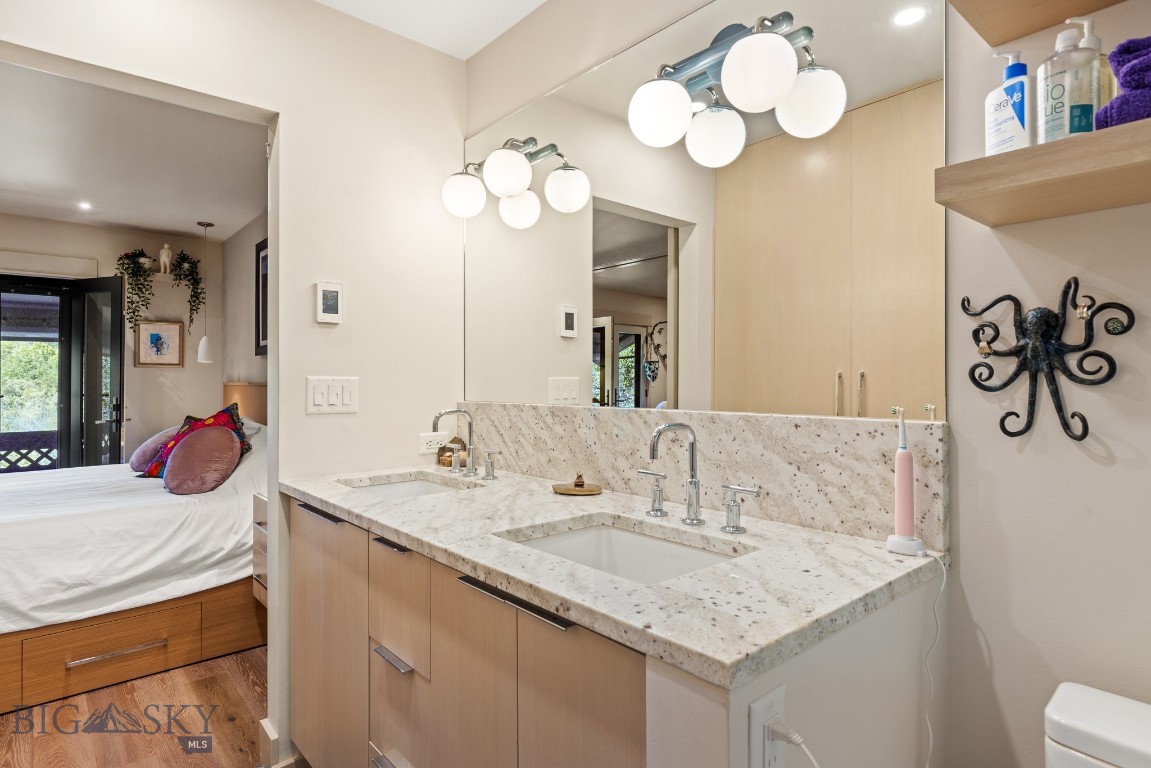 Dahlinger Court Condo - Residential