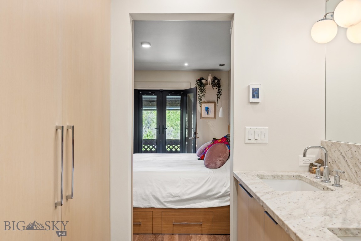 Dahlinger Court Condo - Residential