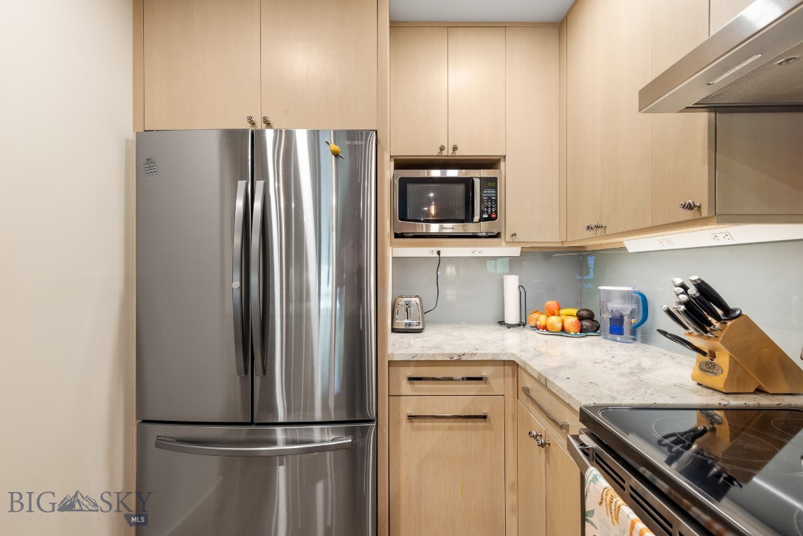 Dahlinger Court Condo - Residential