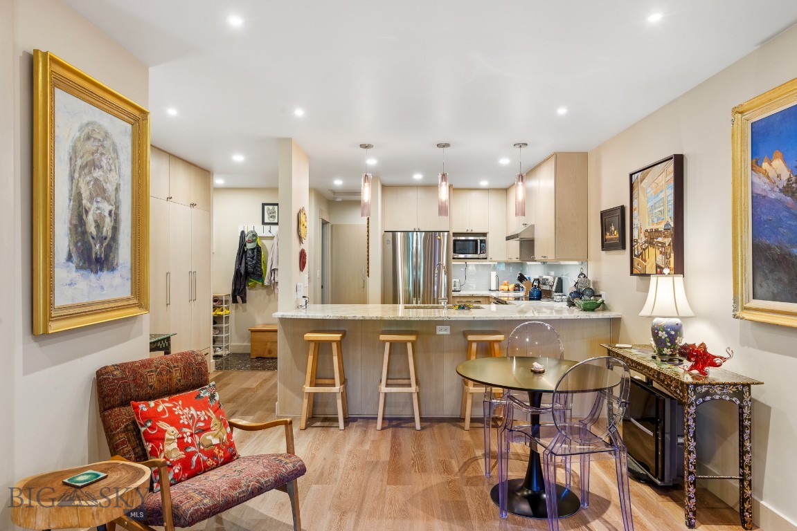 Dahlinger Court Condo - Residential