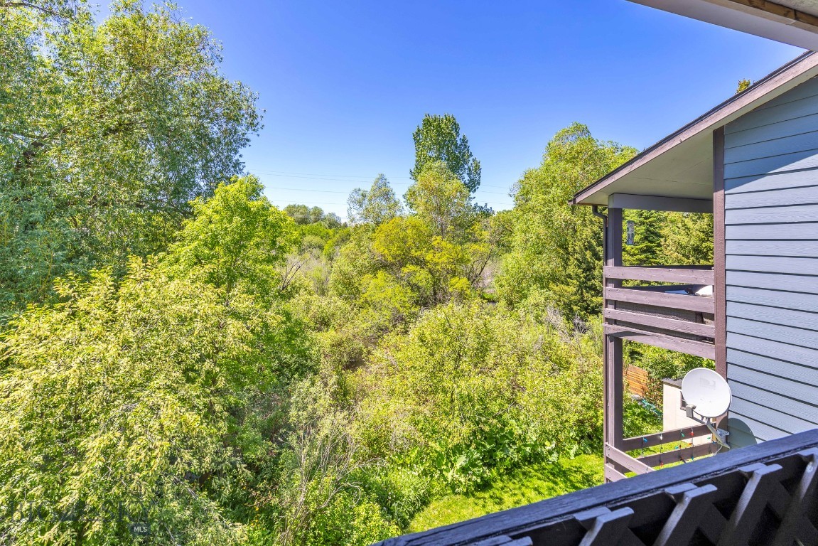 Dahlinger Court Condo - Residential