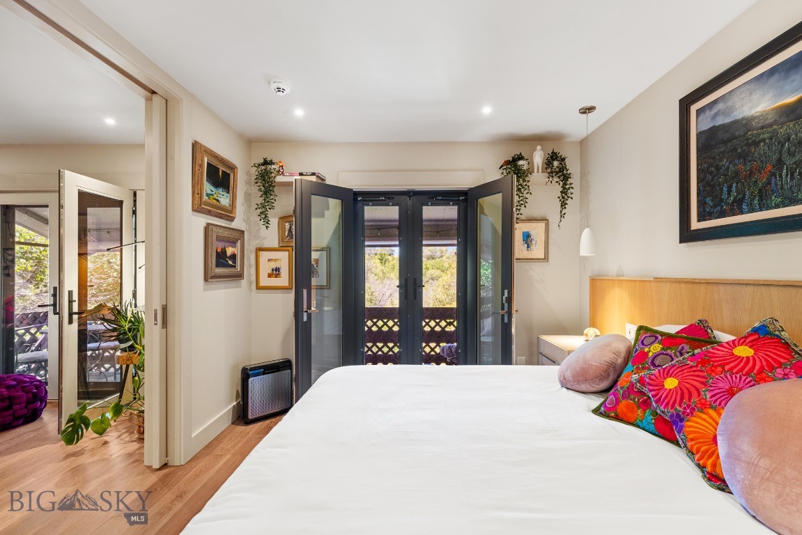 Dahlinger Court Condo - Residential