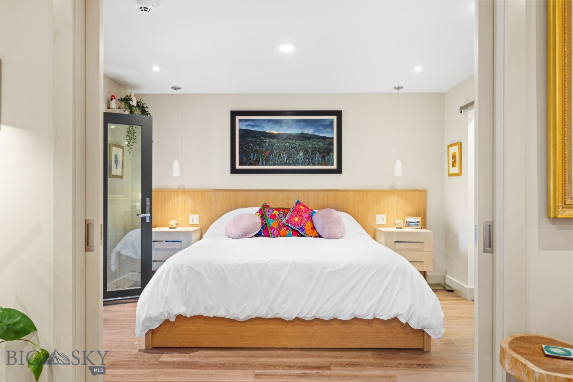 Dahlinger Court Condo - Residential