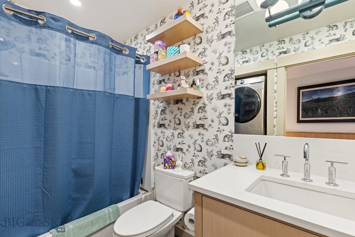 Dahlinger Court Condo - Residential