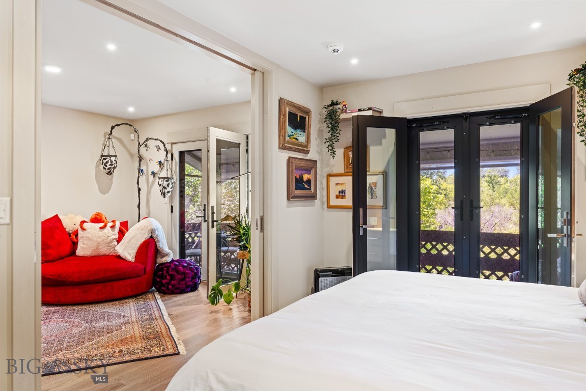 Dahlinger Court Condo - Residential