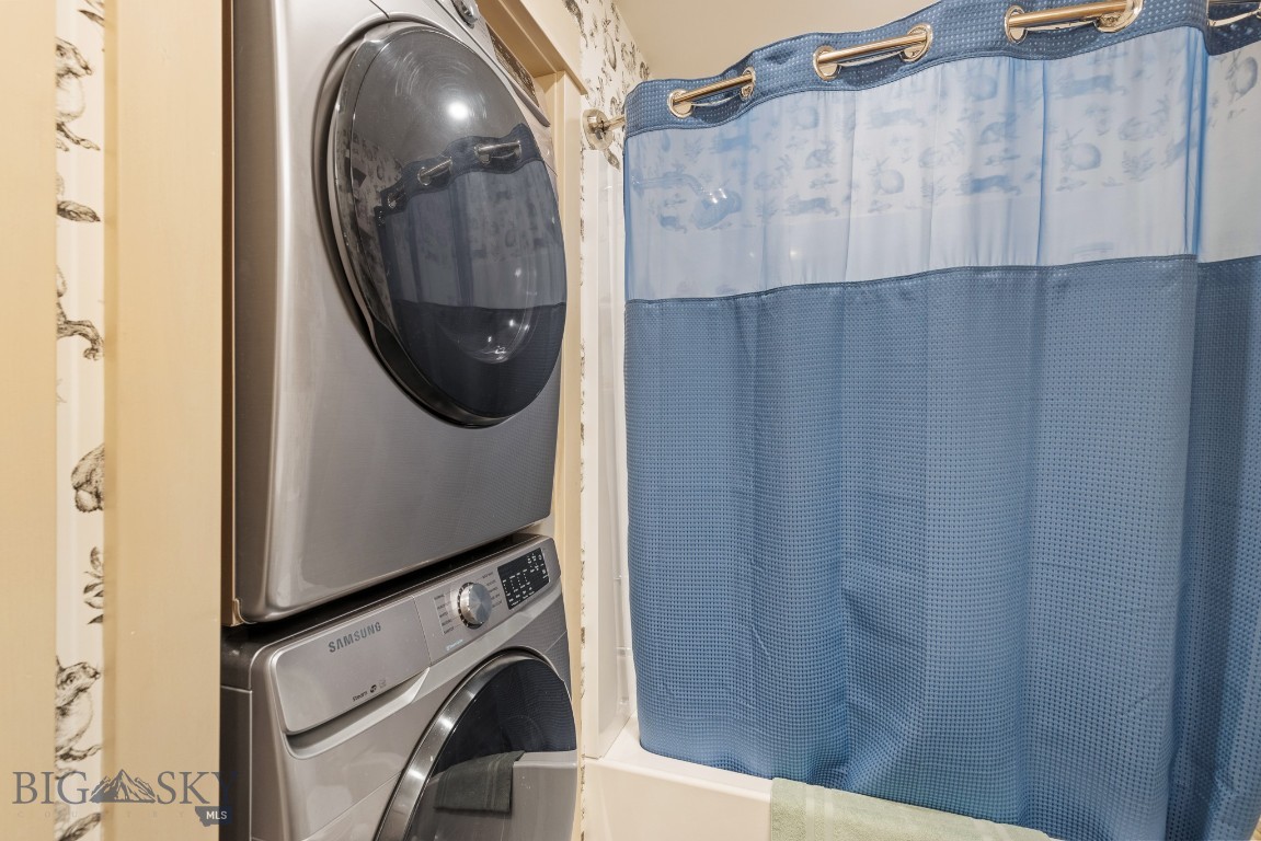 Dahlinger Court Condo - Residential