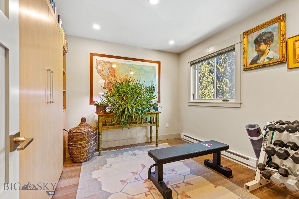 Dahlinger Court Condo - Residential