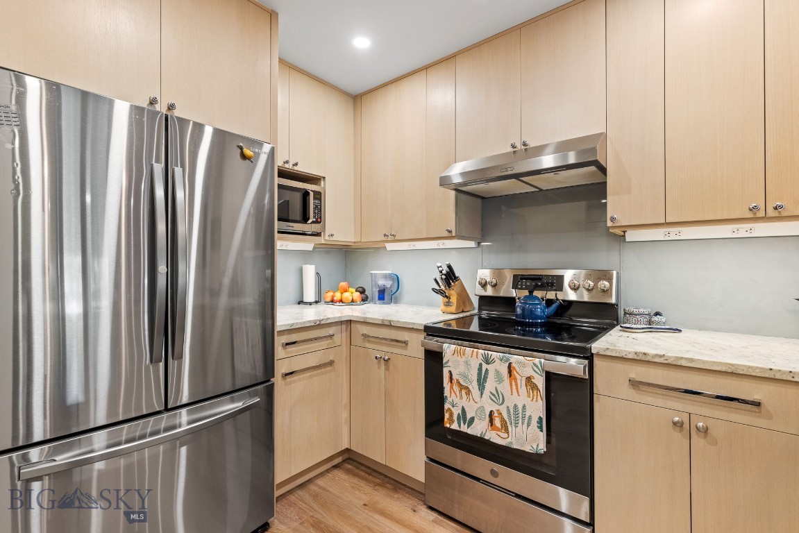 Dahlinger Court Condo - Residential