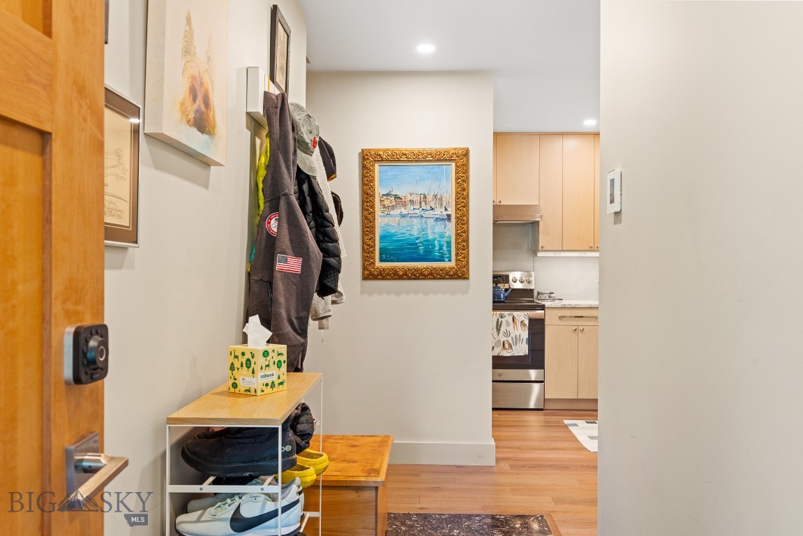 Dahlinger Court Condo - Residential