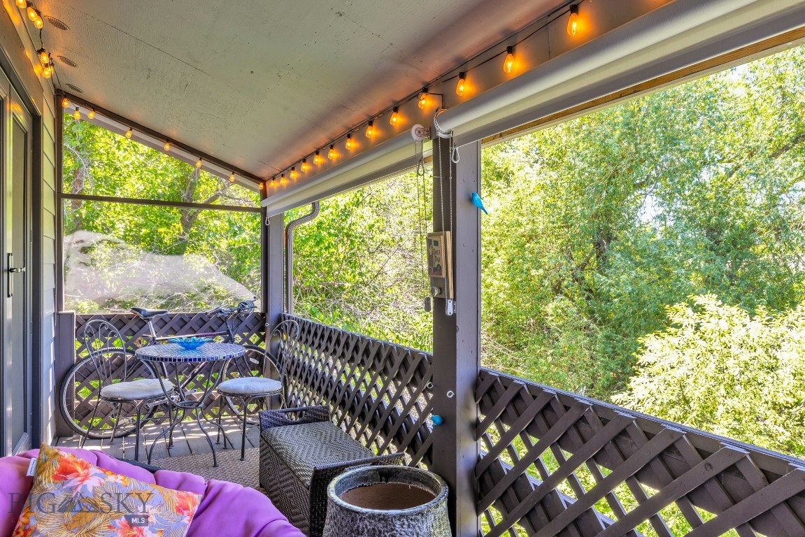 Dahlinger Court Condo - Residential