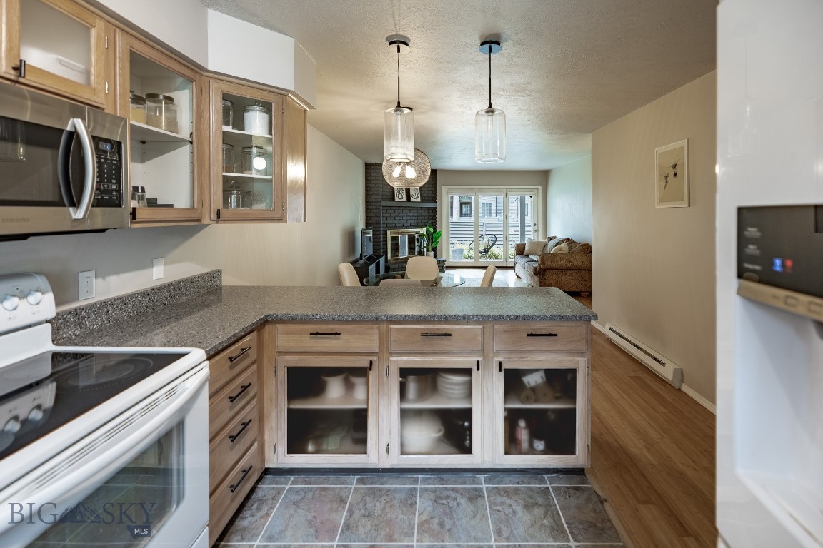 2200 W Dickerson 22