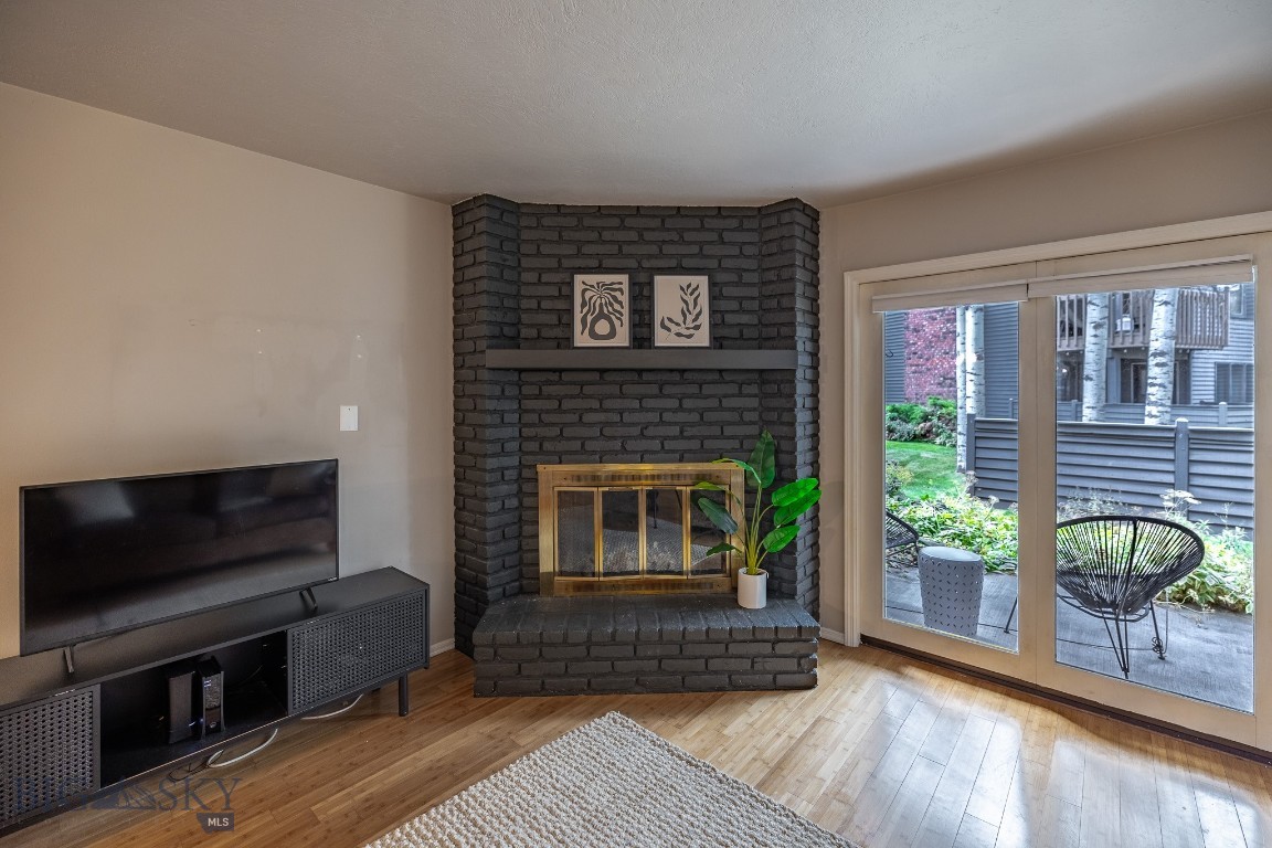 2200 W Dickerson 22