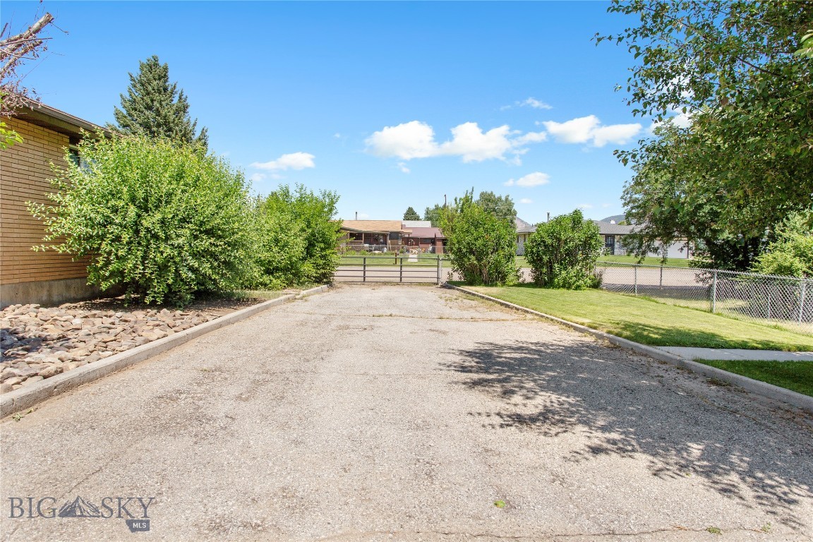 Butte, Montana 59701, United States, 4 Bedrooms Bedrooms, ,3 BathroomsBathrooms,Residential,Active,51762