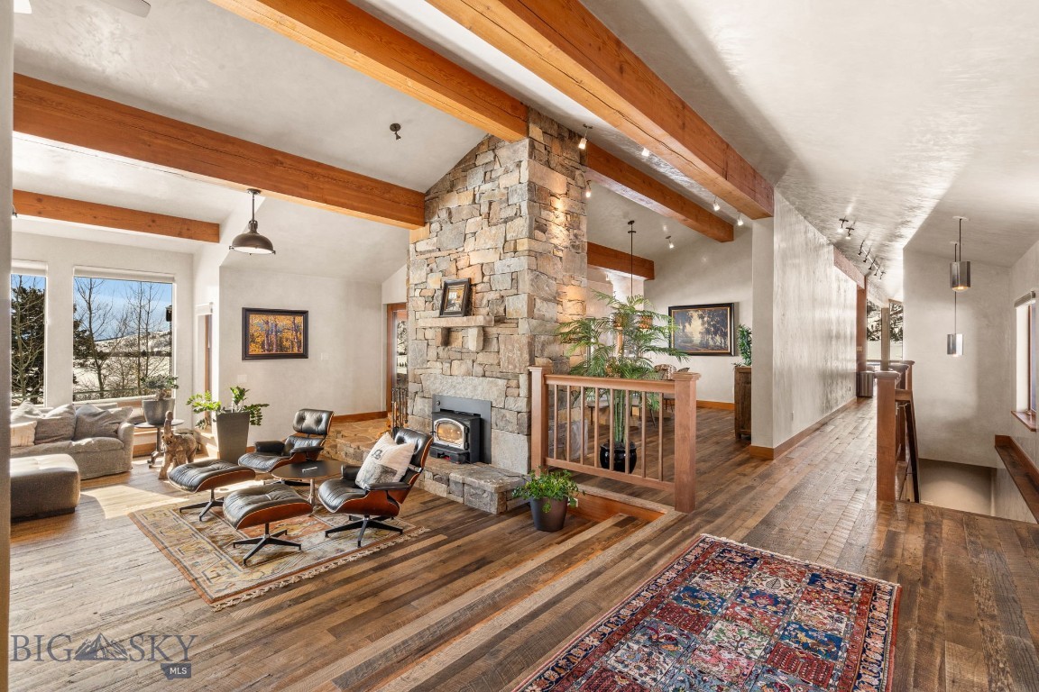 7180 Tepee Ridge Road