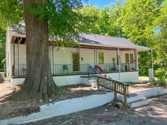 207 TUNSTALL AVE, BLACKSTONE, VA 23824 - Image 1e7366a3da927ebe31979a4e9d6d8e4f/1234992900