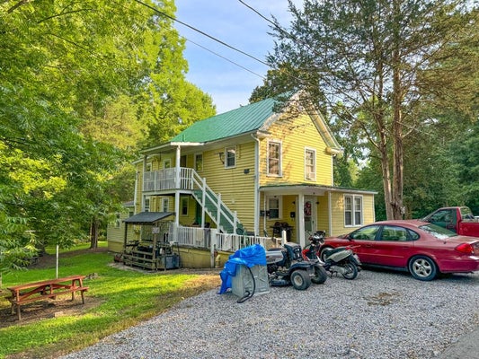 204 TUNSTALL AVE, BLACKSTONE, VA 23824 - Image f81fff2cfd427fa246d643f449162adf/2929862486