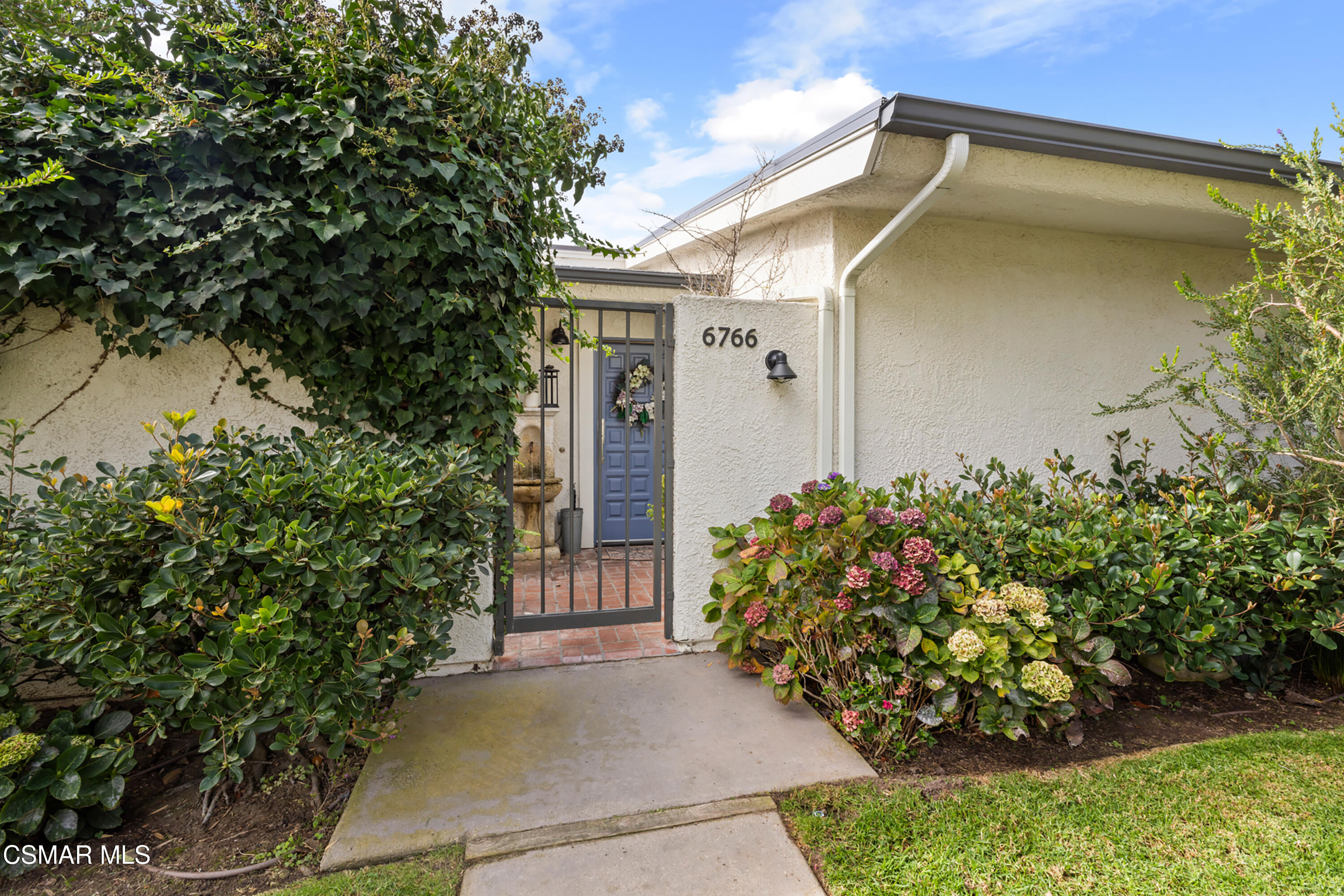 6766 Las Olas Way
