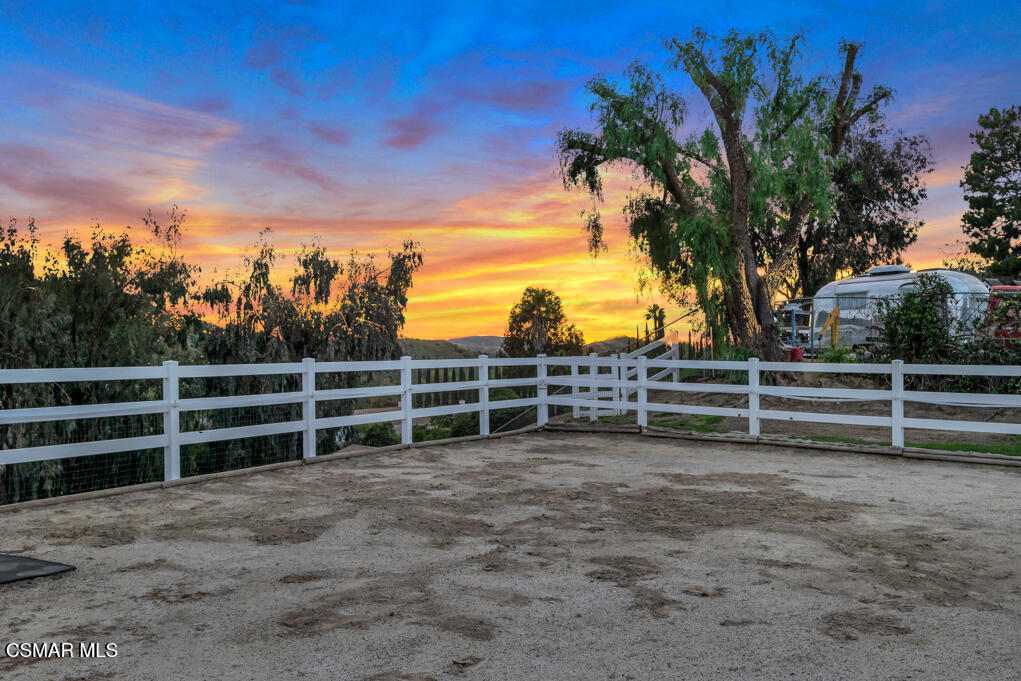 1894 Rambling Road