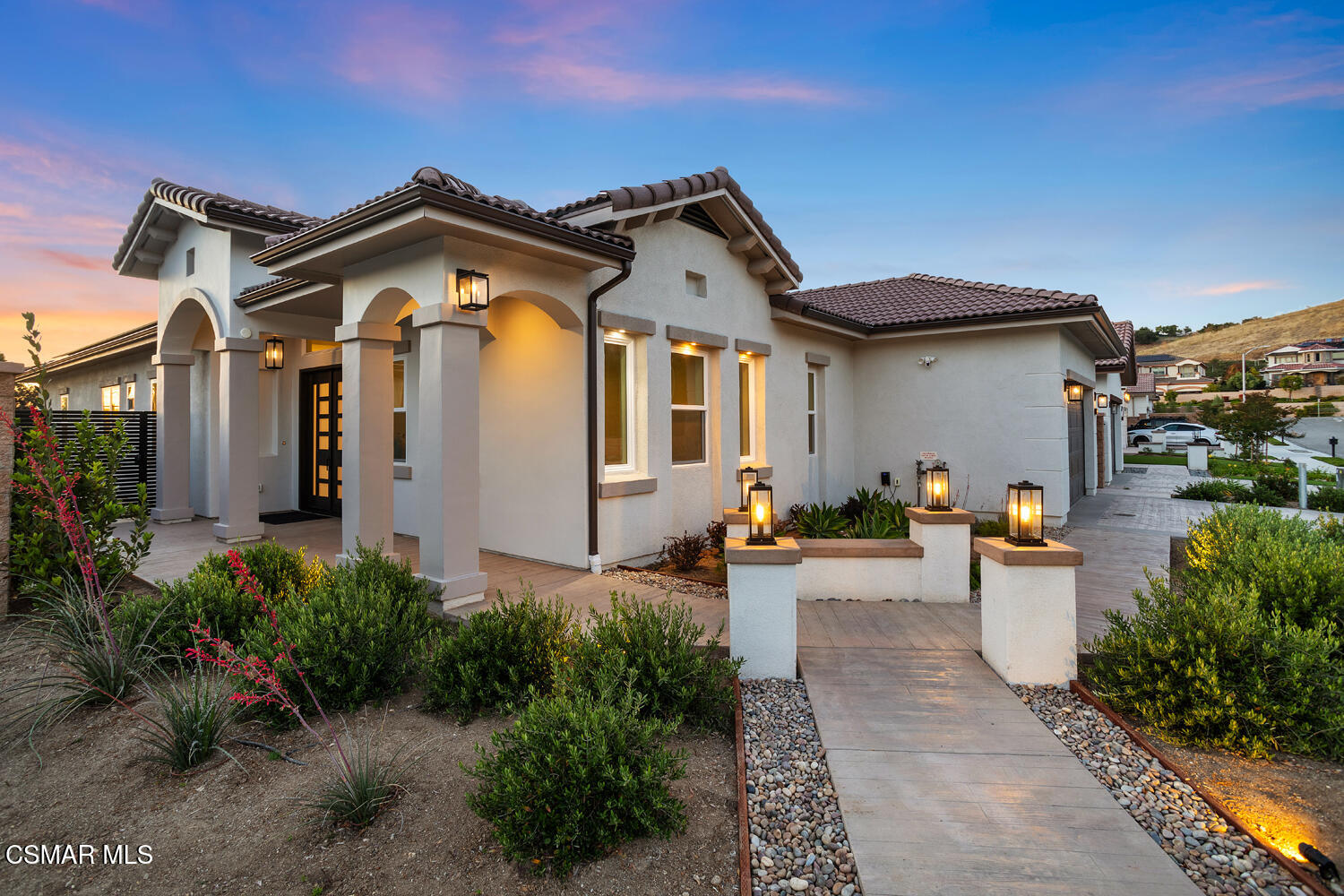 327 Toyon Court Court