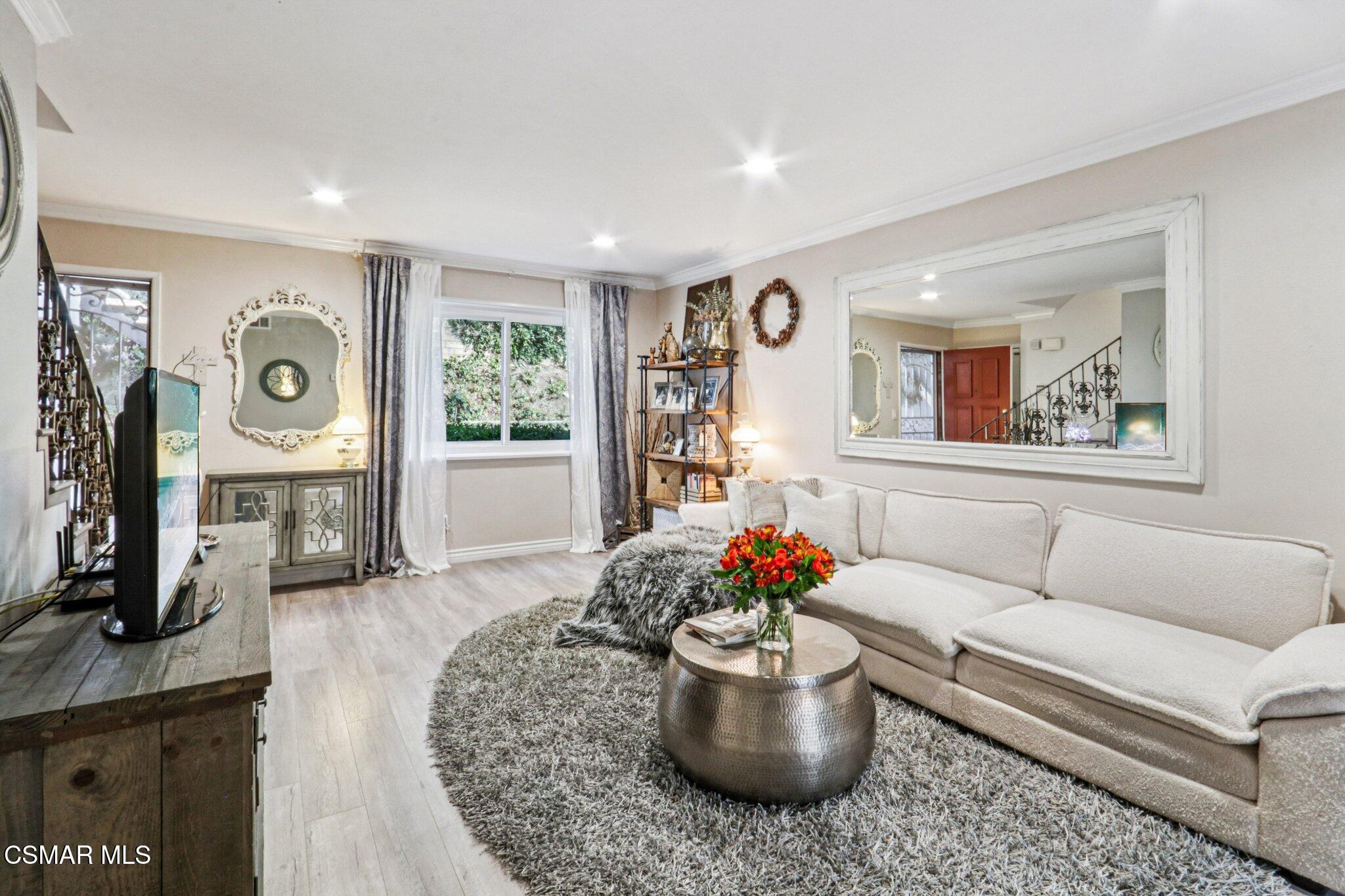 5352 Lake Lindero Drive