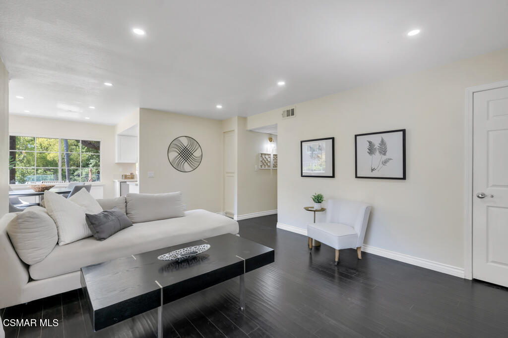 4201 Las Virgenes Road 112