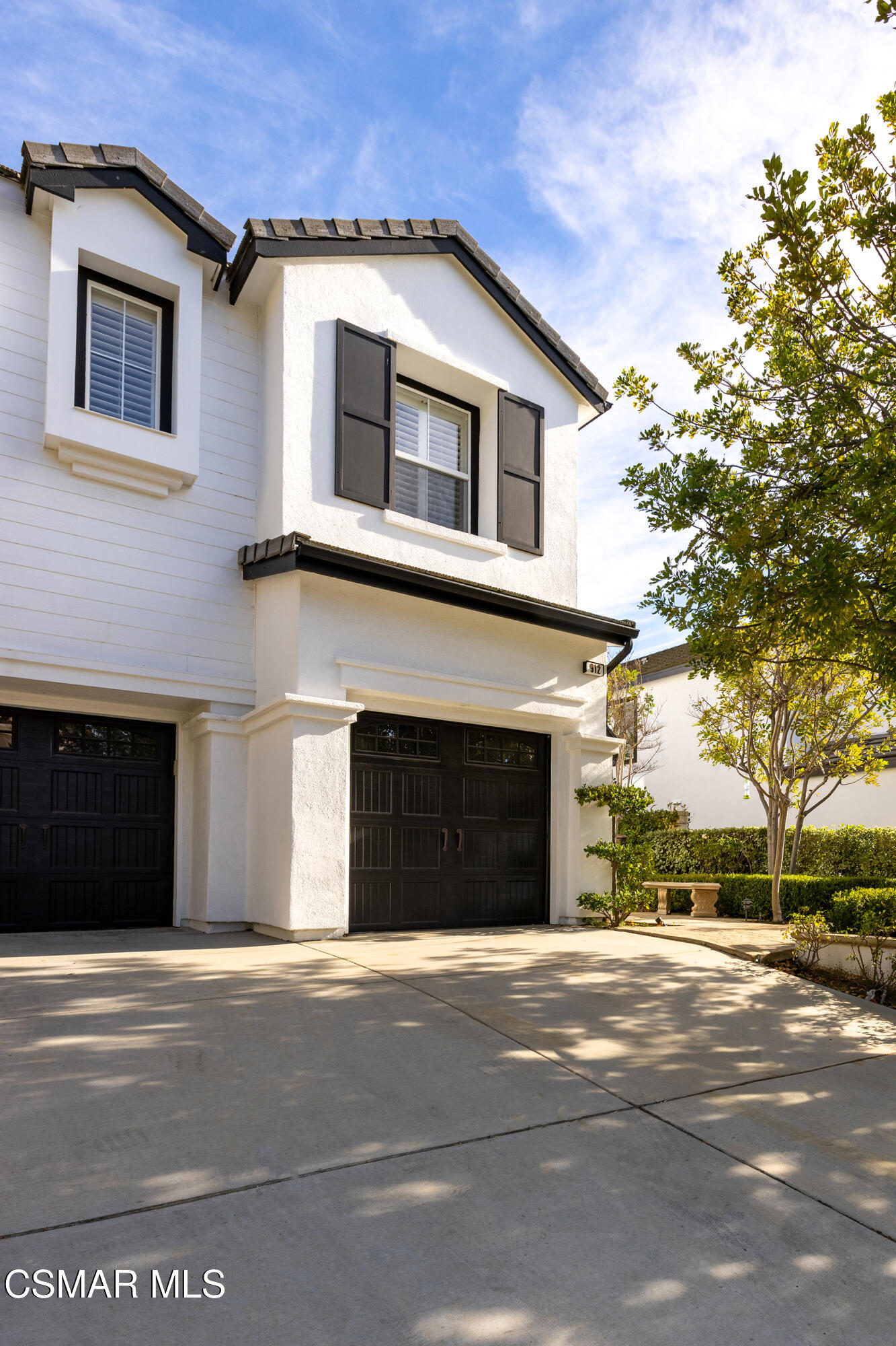 912 Blackbourne Point